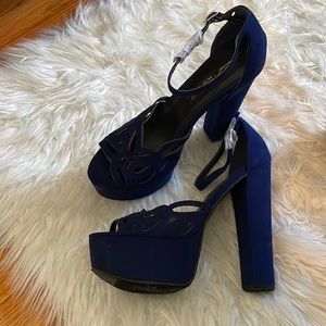 Beautiful new blue suede heels
